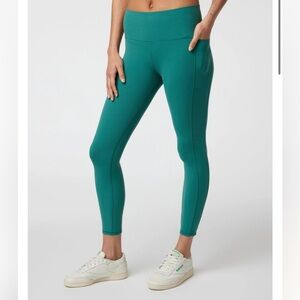 EUC Vuori Studio Pocket Legging Ivy